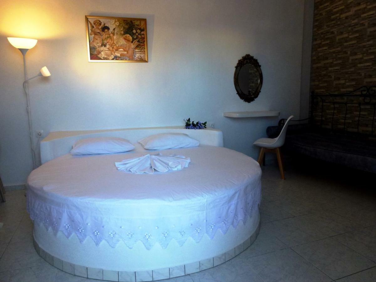 Bougainvillea Suites Kamari  Exterior photo