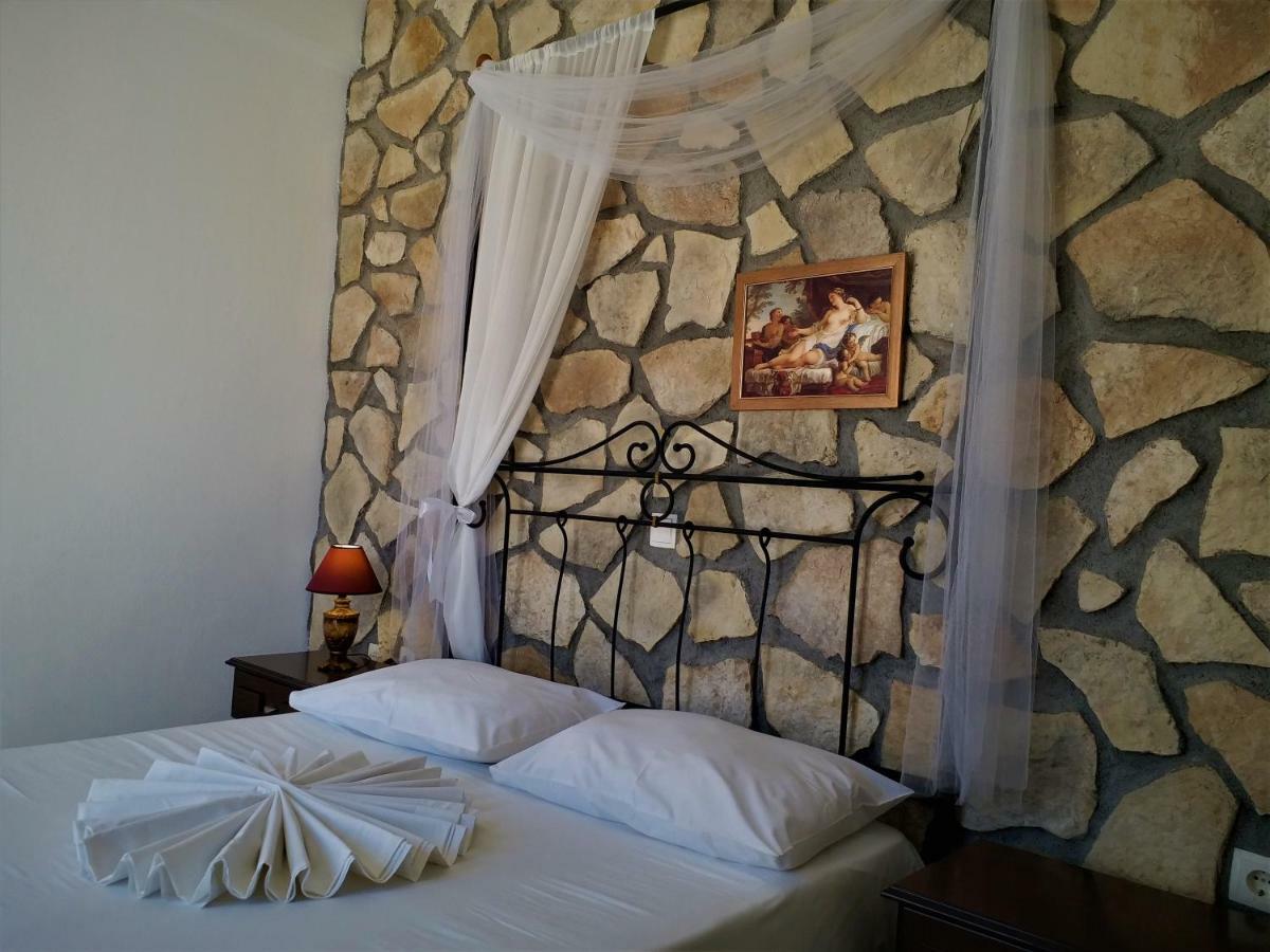 Bougainvillea Suites Kamari  Exterior photo