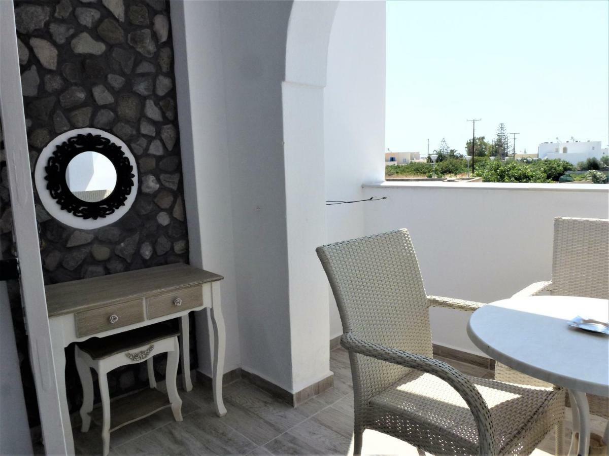 Bougainvillea Suites Kamari  Exterior photo